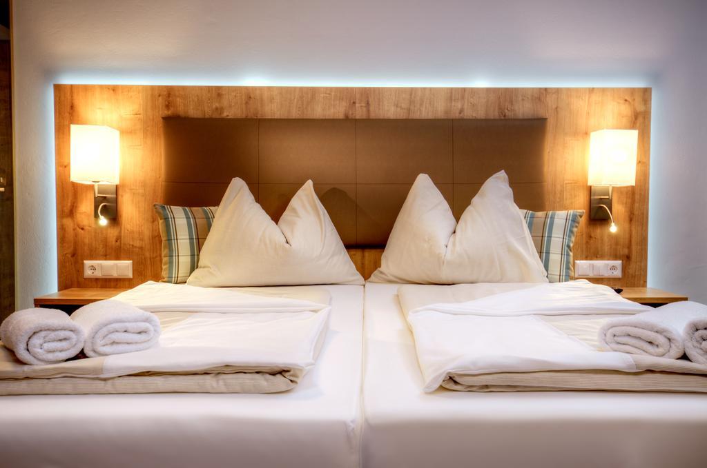 Hotel Bergkristall มัลล์นิทซ์ ภายนอก รูปภาพ
